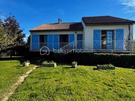 pavillon de 200 m² à savigne