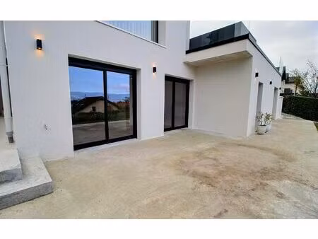 location appartement  56 m² t-3 à yvoire  1 690 €