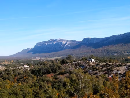 location appartement 2 pièces 50 m² à plan-d'aups-sainte-baume (83640)  700 €