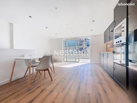 immeuble 8 pièces 195 m²