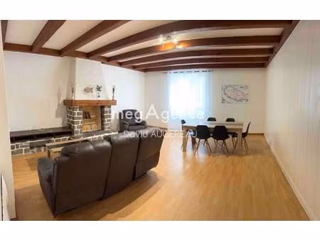 port joinville  appartement à proximité des commerces et de la gare maritime