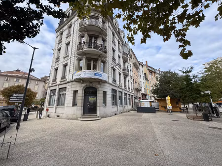 local commercial 290m2 emplacement numéro 1 à annonay