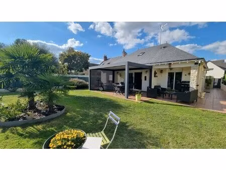 la riche  jolie maison de plain-pied offrant séjour double ouve