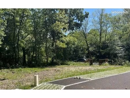 terrain 811 m² blanquefort