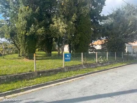 terrain 1 038 m² chaillevette