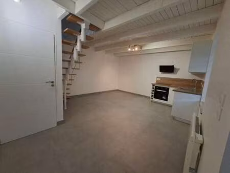 location maison à plouguernével (22110) : à louer / 42m² plouguernével