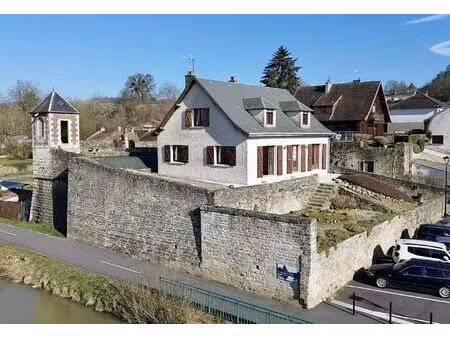 belle maison de type 4 sur 726 m2 de terrain dans quartier calme.