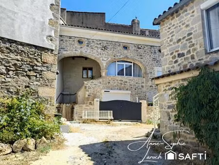 maison en pierre rénovée de 100m2 habitables et véranda de 20m2