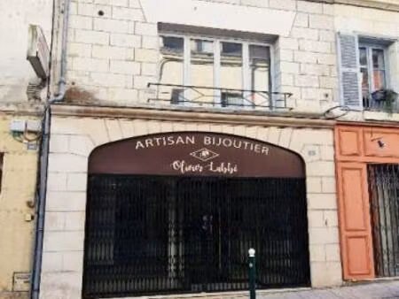 immeuble de 94 m² avec commerce et logement 3 pièces et 2 chambres