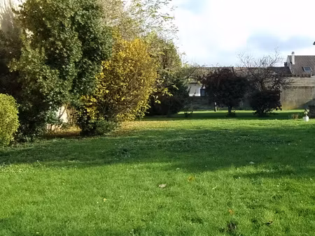 terrain à bâtir de 400m avec 10m de façade