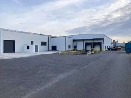 location local d'activités beaugency 844 m²