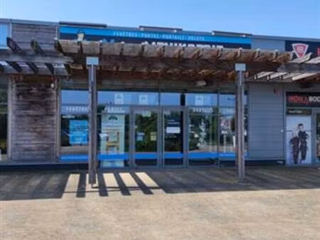 vente/location commerce bessines 180 m²
