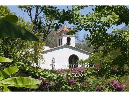 référence : 5898-ngu - propriété 15 pièces - 9 chambres sur 17 775 m2 - piscine et vue...