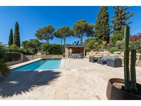 villa rénovée avec piscine chauffée pool house garage à boulouris  saint-raphaël