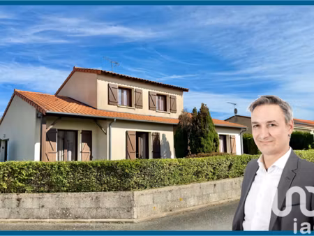 vente maison 5 pièces 110 m² à le longeron (49710)  182 000 €