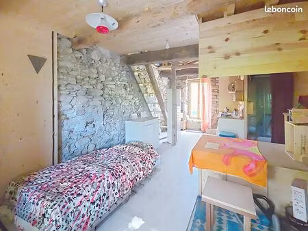 grange 2 pièces 50 m²