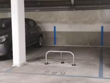 location parking à la gare achéres