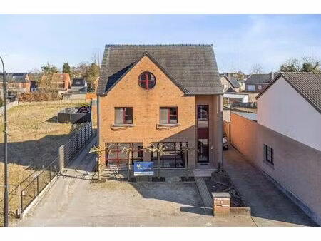 multifunctionele handelsruimte in dessel!