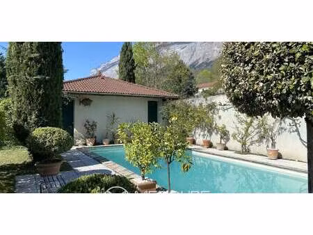 maison avec piscine saint-ismier (38)