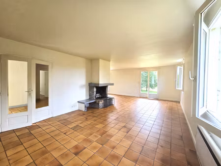 grande maison avec jardin  atelier et sous-sol cadre paisi