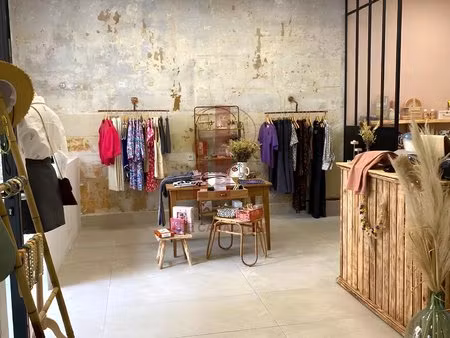 fontainebleau coeur de ville boutique de 67 m² sur deux niveaux