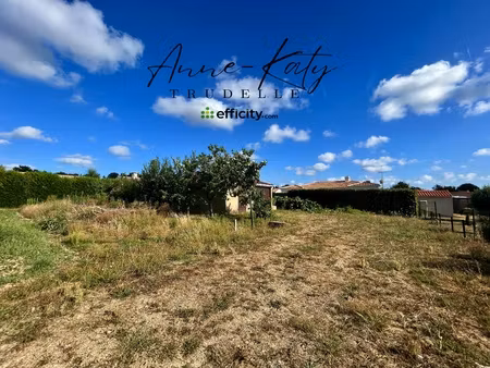 terrain - 742 m²