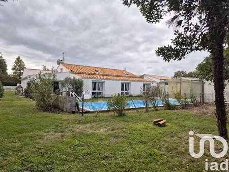 vente maison piscine à saint-maixent-sur-vie (85220) : à vendre piscine / 191m² saint-maix