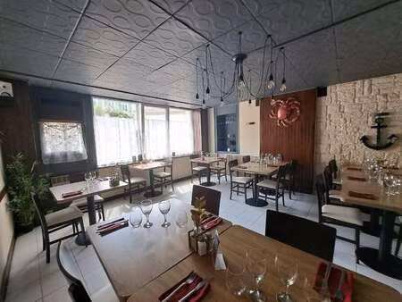 vente bureaux et commerces à port-en-bessin-huppain (14520) : à vendre / 103m² port-en-bes