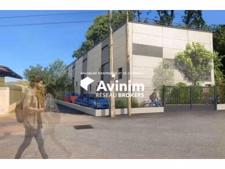 local commercial de 713 m² a louer a montauroux