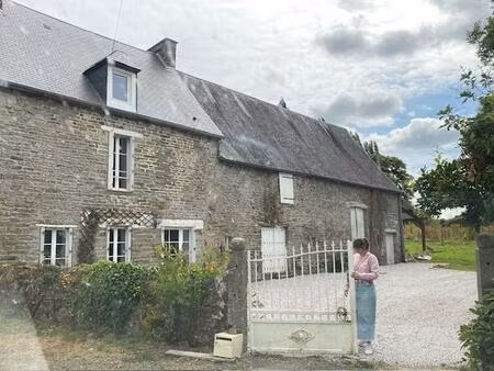 charmante maison en pierre avec grange et terrain
