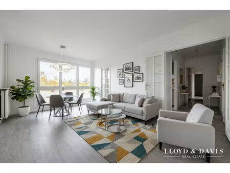 entierement renove et tres lumineux avec balcon