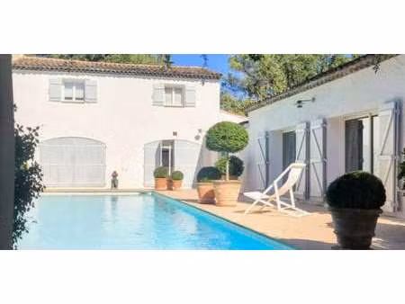 villa avec piscine et jardin valbonne (06)