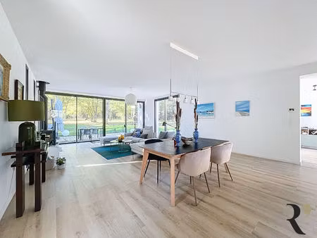 superbe maison contemporaine 5 pièces de 200m2 sur une parcelle boisée classée de 12439m2