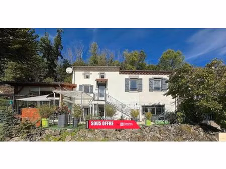 maison 6 pièces 150 m2 avec grange attenante sur terrain clos d'env 1400 m2