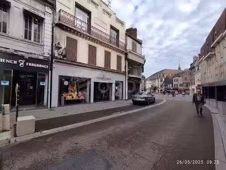 location commerce 33 m² à auxerre (89000)