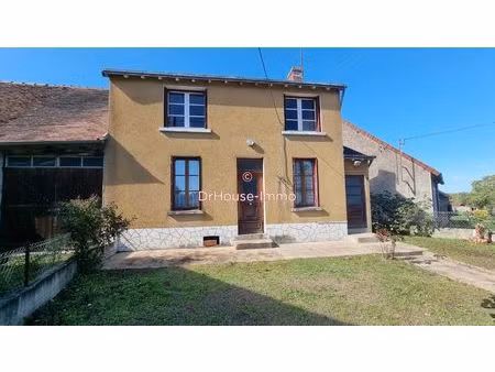 charmante maison de 5 pièces avec terrasse et garage  située à méasnes