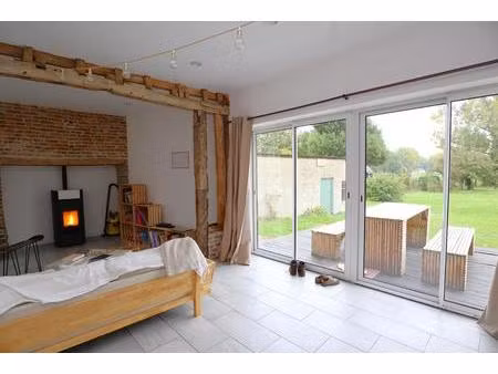 charmante maison traditionnelle avec terrain et deux chambres