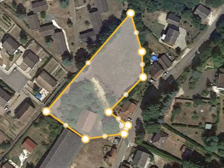 vailly sur sauldre  terrain de 4170 m2 constructible