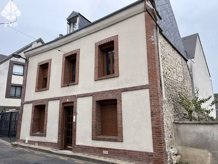 a vendre proche du centre ville de fécamp maison avec de bea