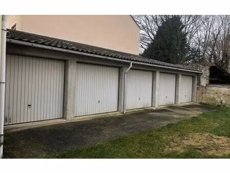 location stationnement  m² t- à couilly-pont-aux-dames  110 €
