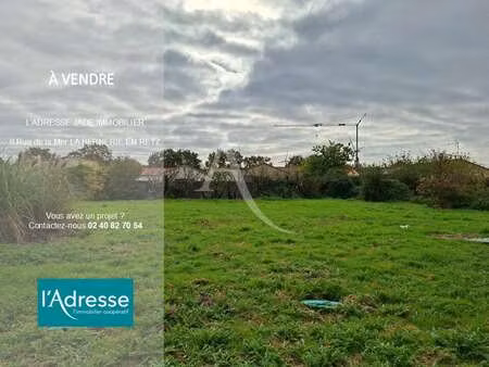 vente terrain à saint-hilaire-de-chaléons (44680) : à vendre / 893m² saint-hilaire-de-chal