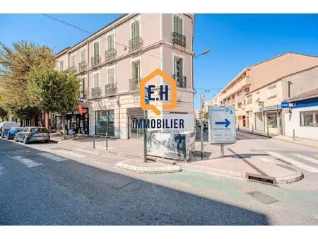 location locaux professionnels 8 pièces 145 m² à hyeres (83400)  3 372 €