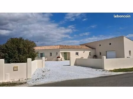 maison 7 pièces 228 m²