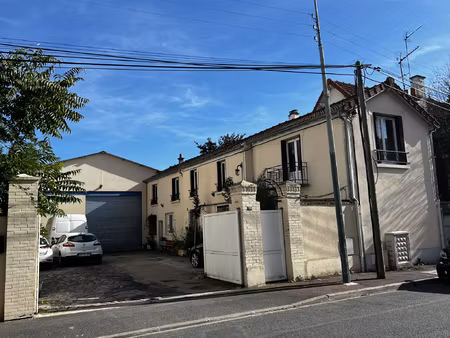 local d'activite 520 m2 + cour + pavillon 70m2