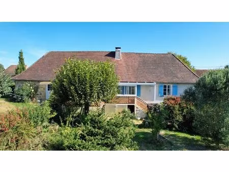 maison en pierre  3 chambres  piscine  garage