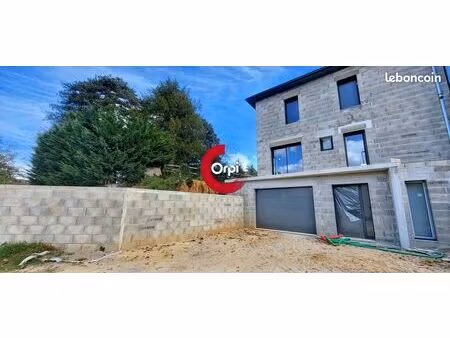 villa 5 pièces 130 m²