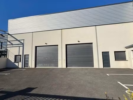 3 dépôts en location