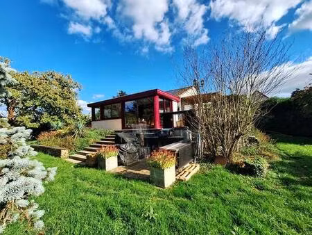 maison dans un cadre verdoyant et sans vis a vis