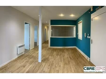 location bureau anglet 152 m²