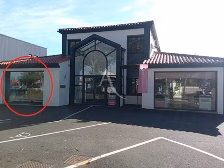 à louer local commercial 45 8 m² – 700 € |challans